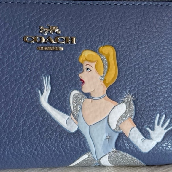 Disney X Coach Medium Id Zip Wallet With Cinderella - Picture 11 of 11